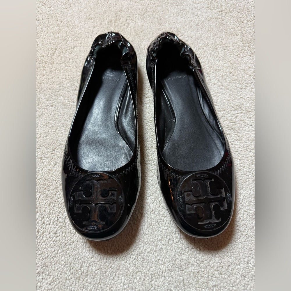 Tory Burch Black Patent Flats - Size: 9